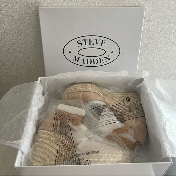 Steve Madden Lani Wedges- Calf length ties - Never Worn! - Picture 3 of 9